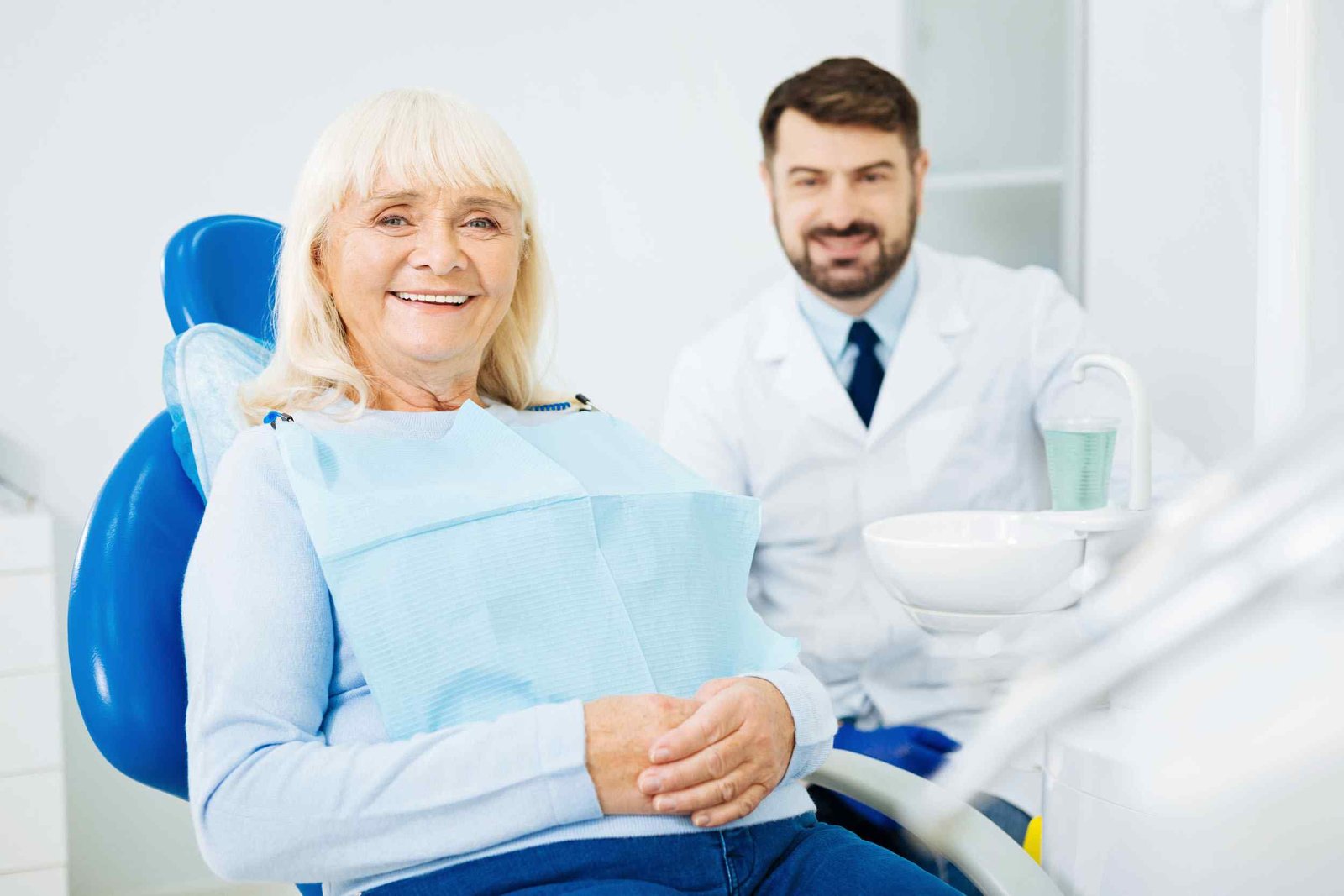 https://theme2.saaswebworks.com/wp-content/uploads/2020/02/smile.jpg